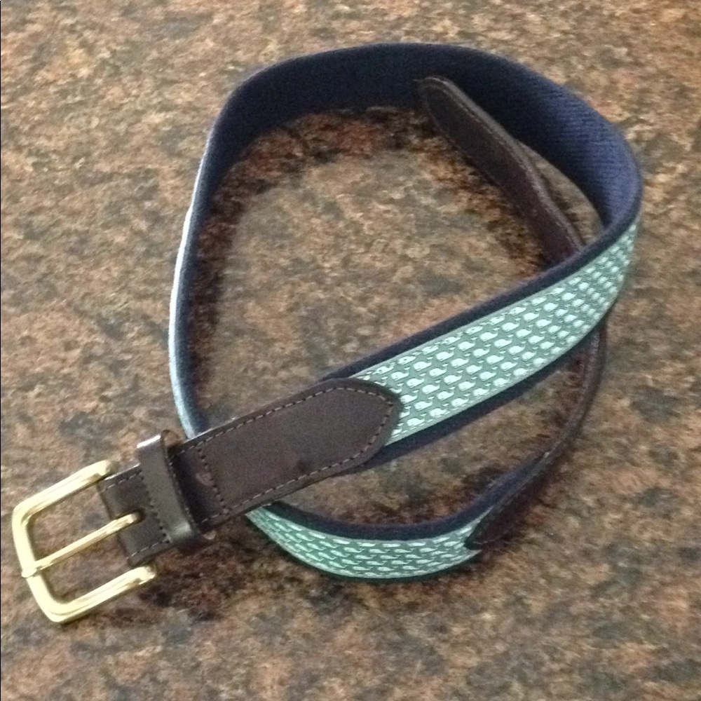 Vineyard vines belt